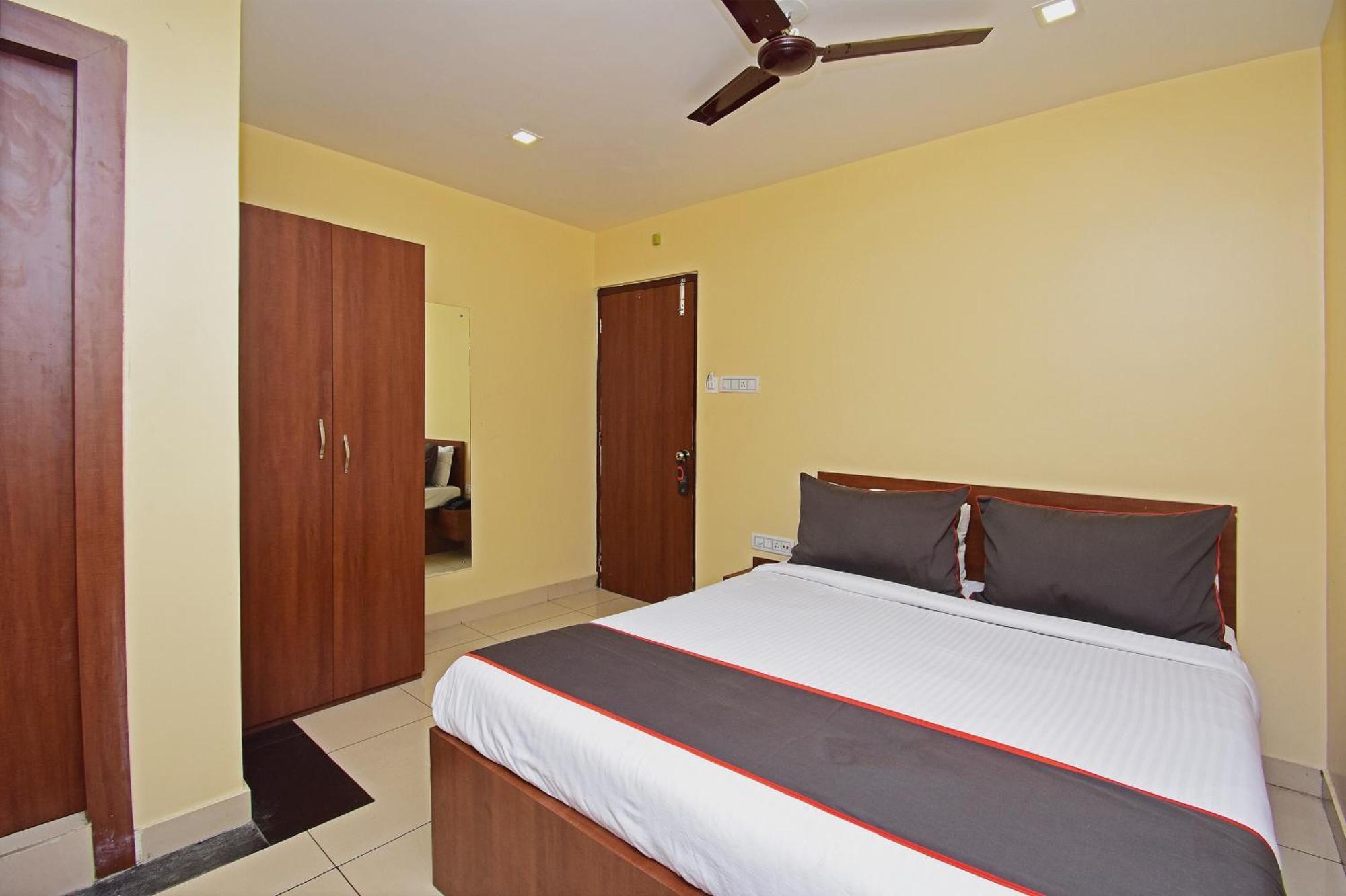 Super Collection O Gokul Residency Near Emami City Dumdum Opposite Raja Palace Hotel Dum Dum Buitenkant foto