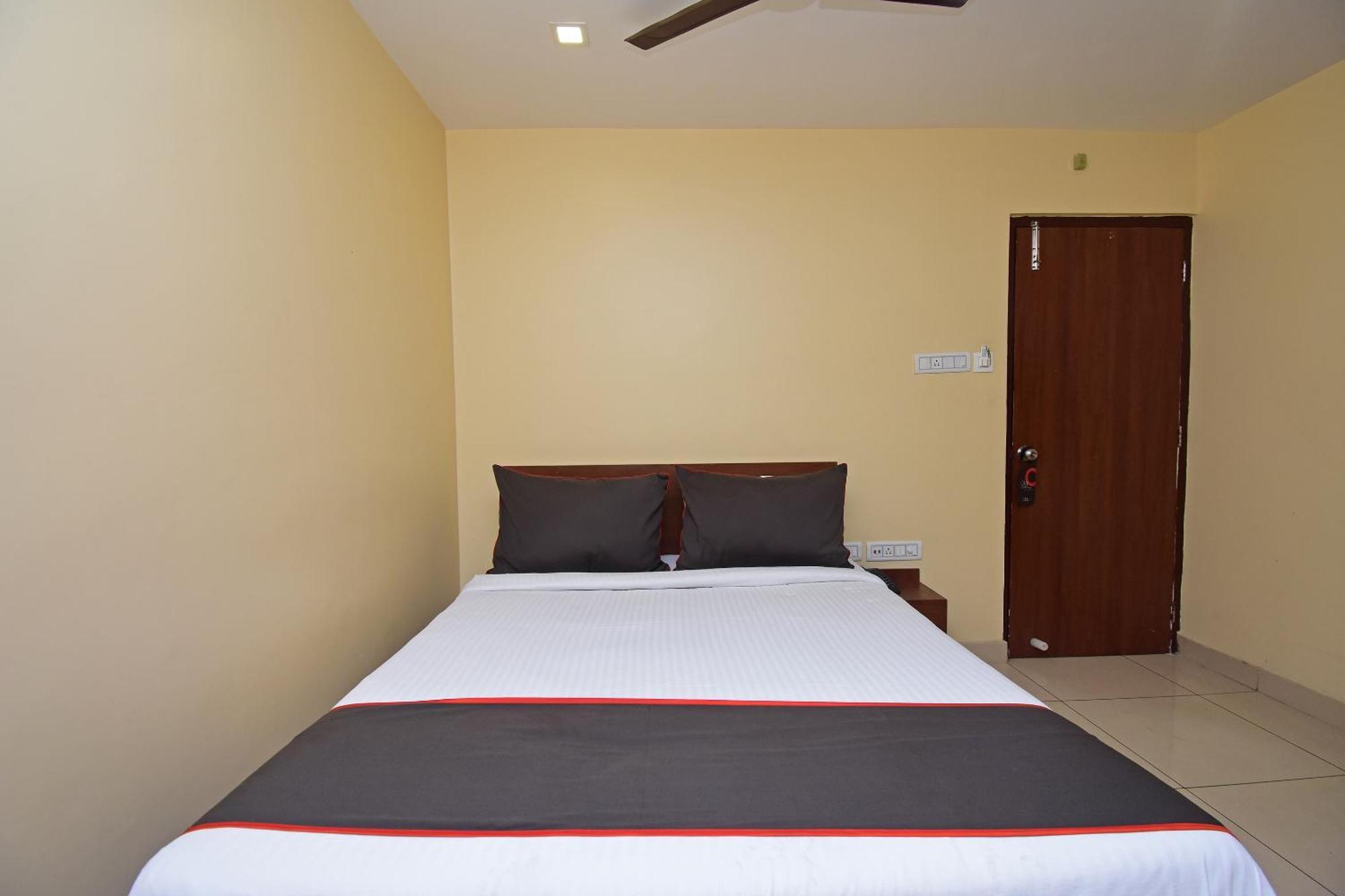 Super Collection O Gokul Residency Near Emami City Dumdum Opposite Raja Palace Hotel Dum Dum Buitenkant foto